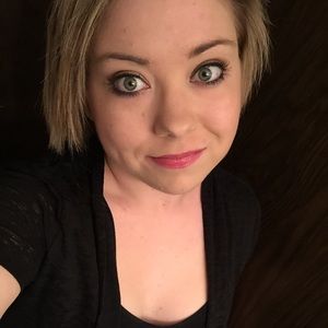 Meet your Posher, Alicia